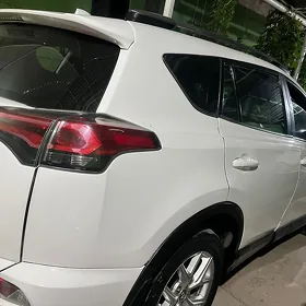 Toyota RAV4 2017