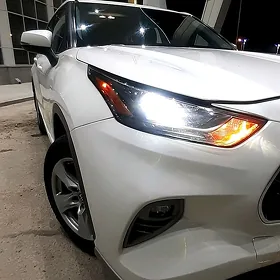 Toyota Highlander 2021