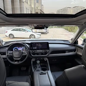 Toyota Grand Highlander 2023