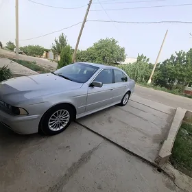 BMW E39 2001