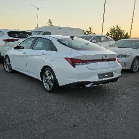Hyundai Elantra 2023