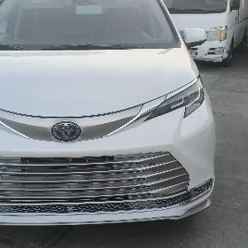 Toyota Sienna 2022