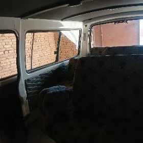 Toyota Hiace 1999