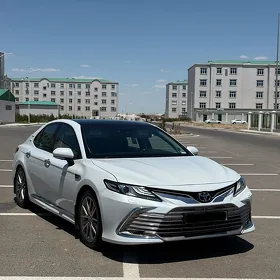 Toyota Camry 2020