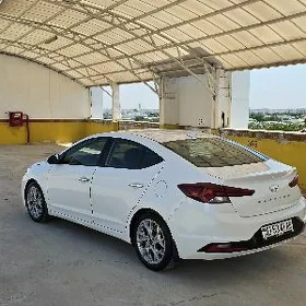 Hyundai Elantra 2020