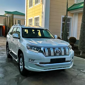 Toyota Land Cruiser Prado 2022