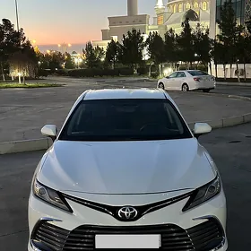 Toyota Camry 2019