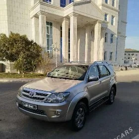 Toyota Fortuner 2008