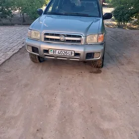 Nissan Pathfinder 1999