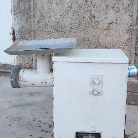 et üweýän maṣyn
