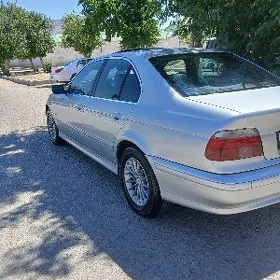 BMW E39 1999