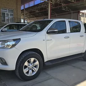 Toyota Hilux 2021