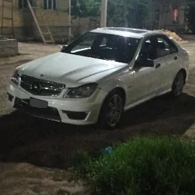 Mercedes-Benz 300SE 2011