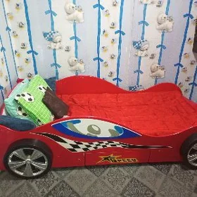 кровать машина