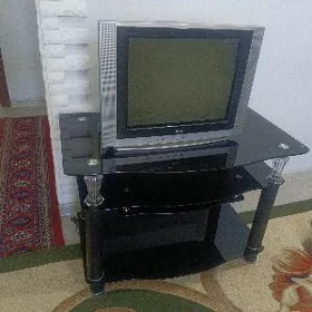 Telewizor bilen pastawka