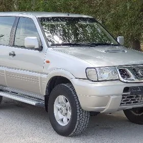 Nissan Terrano 2003