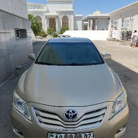 Toyota Camry 2010