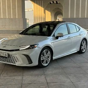 Toyota Camry 2025