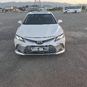 Toyota Camry 2018