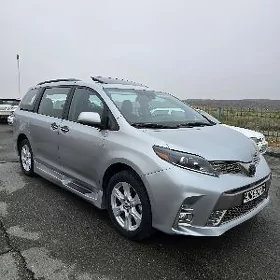 Toyota Sienna 2021