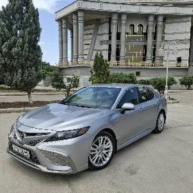 Toyota Camry 2021