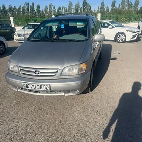 Toyota Sienna 2003