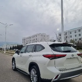 Toyota Highlander 2020