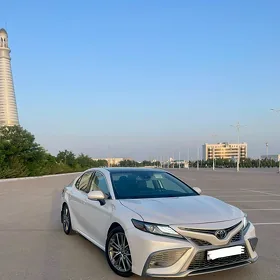 Toyota Camry 2021