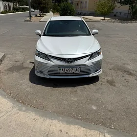 Toyota Camry 2021