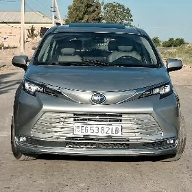 Toyota Sienna 2022