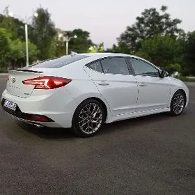Hyundai Elantra 2020
