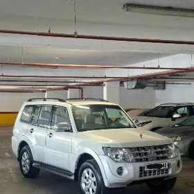 Mitsubishi Pajero 2013