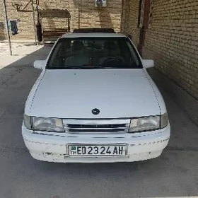 Opel Vectra 1990