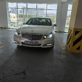 Mercedes-Benz W212 2009