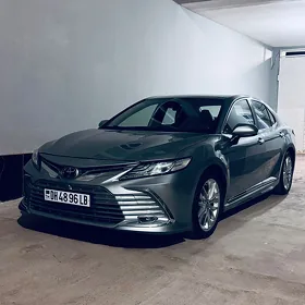 Toyota Camry 2021