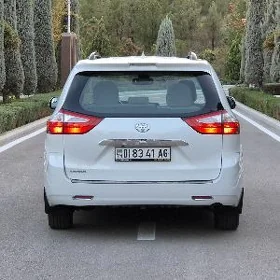 Toyota Sienna 2019