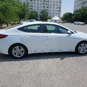 Hyundai Elantra 2020
