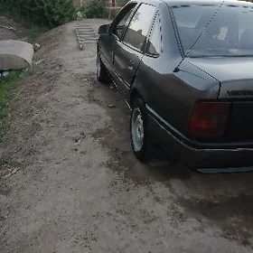 Opel Vectra 1990