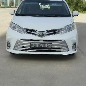 Toyota Sienna 2016