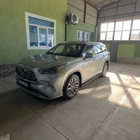 Toyota Highlander 2021
