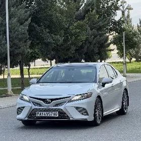 Toyota Camry 2018