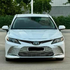 Toyota Camry 2021