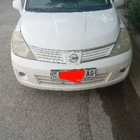 Nissan Versa 2011