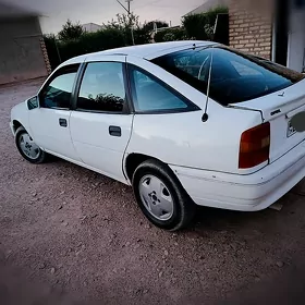 Opel Vectra 1990