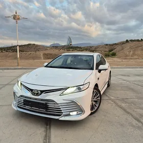 Toyota Camry 2020