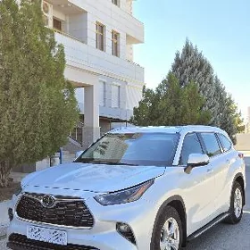 Toyota Highlander 2022