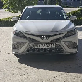 Toyota Camry 2021