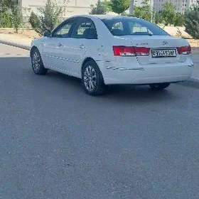 Hyundai Sonata 2010