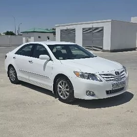 Toyota Camry 2011