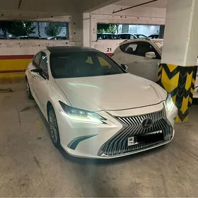 Lexus ES 350 2019